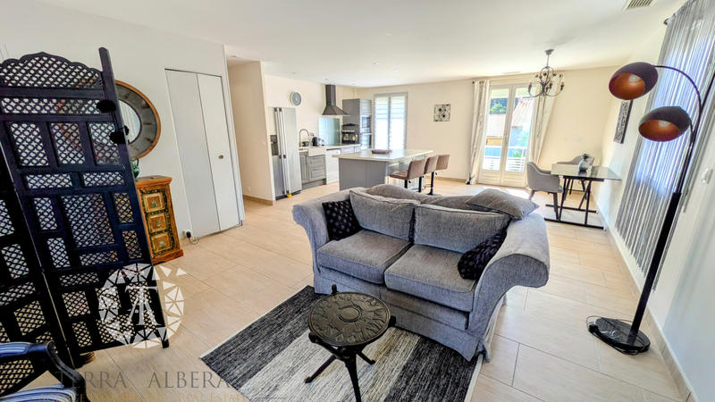 Villa - 145 m² - 6 pièces