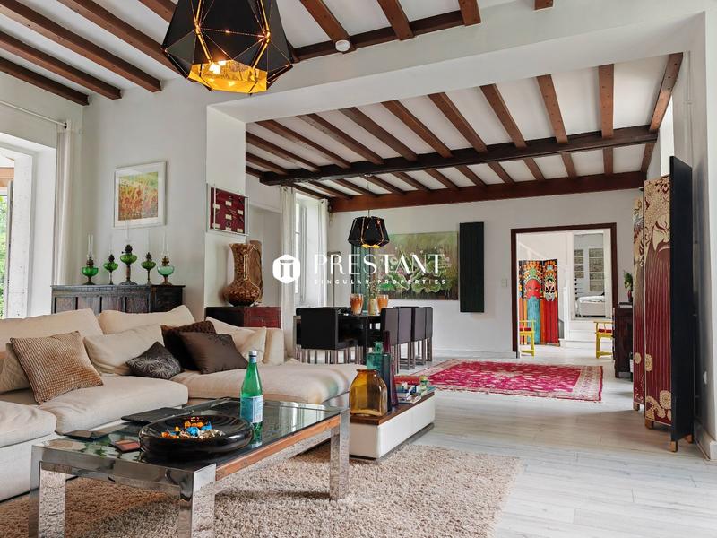 Demeure - 524 m² - 13 pièces