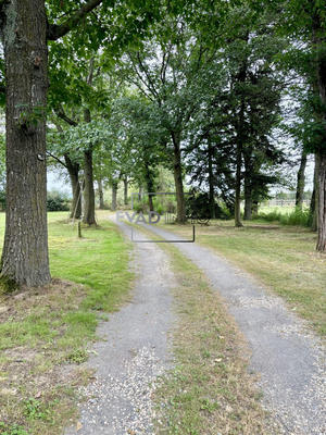 Maison - 325 m² - 10 pièces