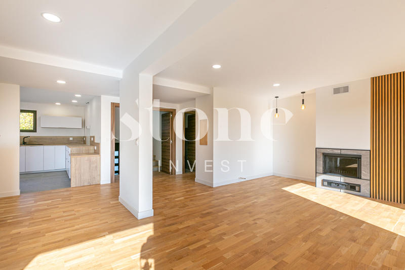 Maison - 294 m² - 10 pièces