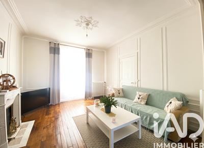 Maison - 249 m² - 10 pièces