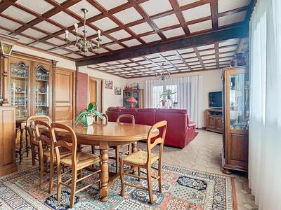 Maison - 198 m² - 7 pièces