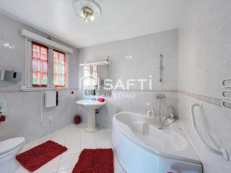 Maison - 295 m² - 7 pièces