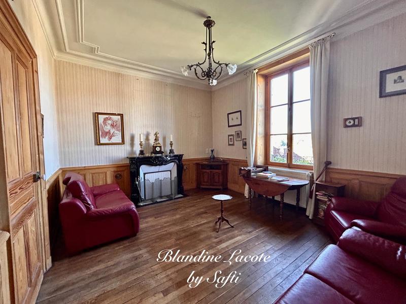 Maison - 296 m² - 12 pièces