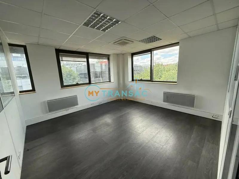 Local d'activités - 231 m²