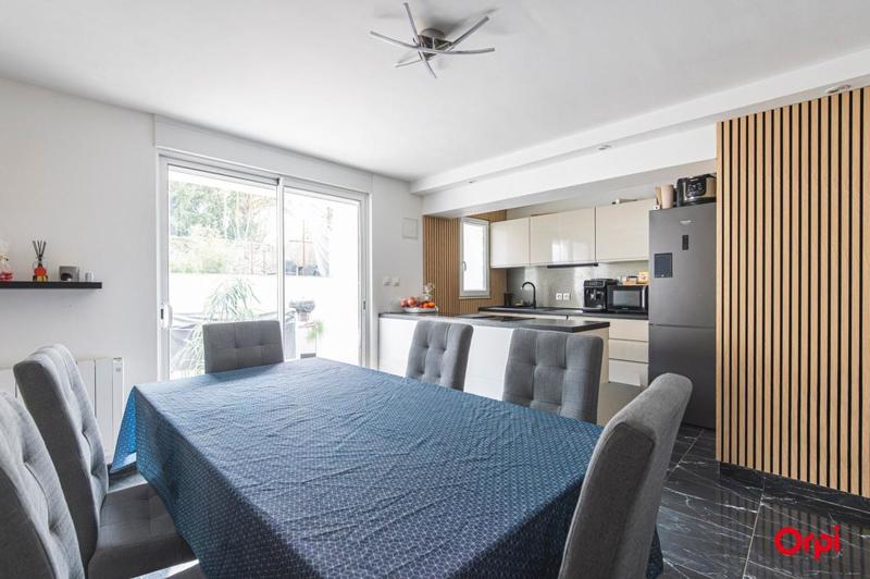 Maison - 111 m² - 4 pièces