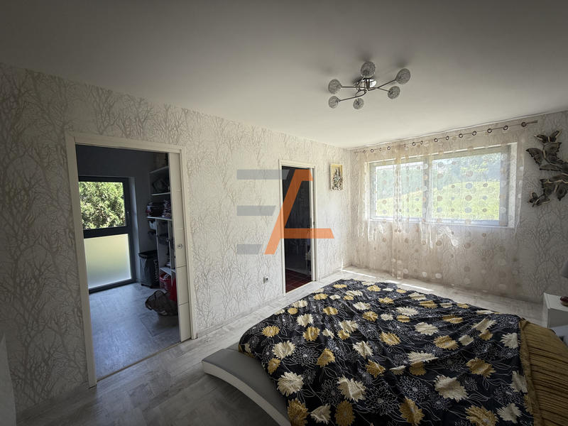 Villa - 220 m² - 7 pièces