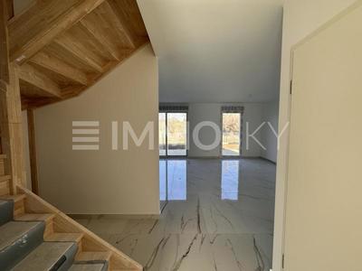 Maison - 81 m² - 5 pièces