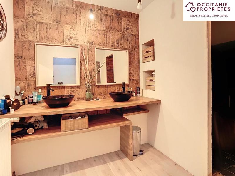 Propriété - 524 m² - 10 pièces