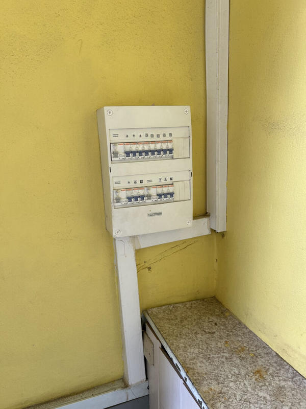 Immeuble - 102 m² - 8 pièces