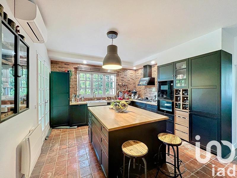 Maison - 270 m² - 6 pièces