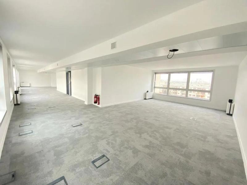 Bureau - 180 m²