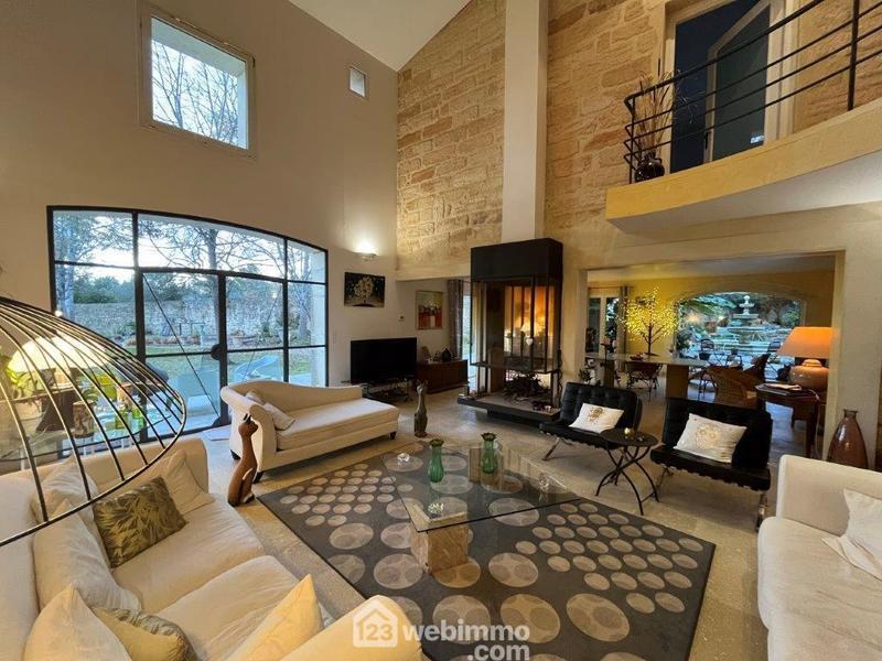 Maison - 500 m² - 9 pièces