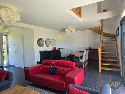 Maison - 103 m² - 5 pièces