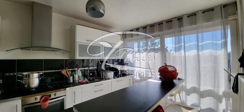 Appartement - 99 m² - 4 pièces