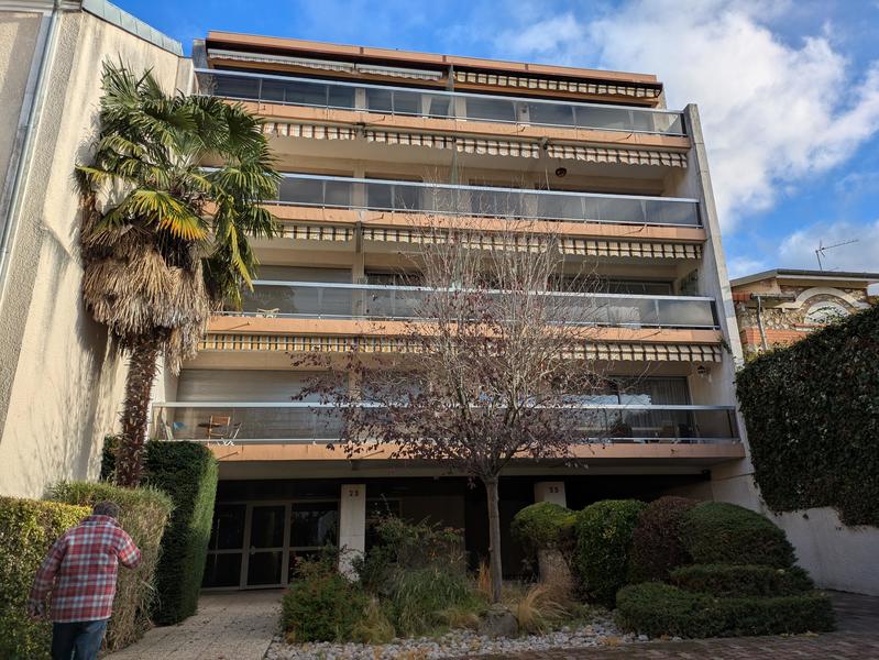 Appartement - 100 m² - 4 pièces