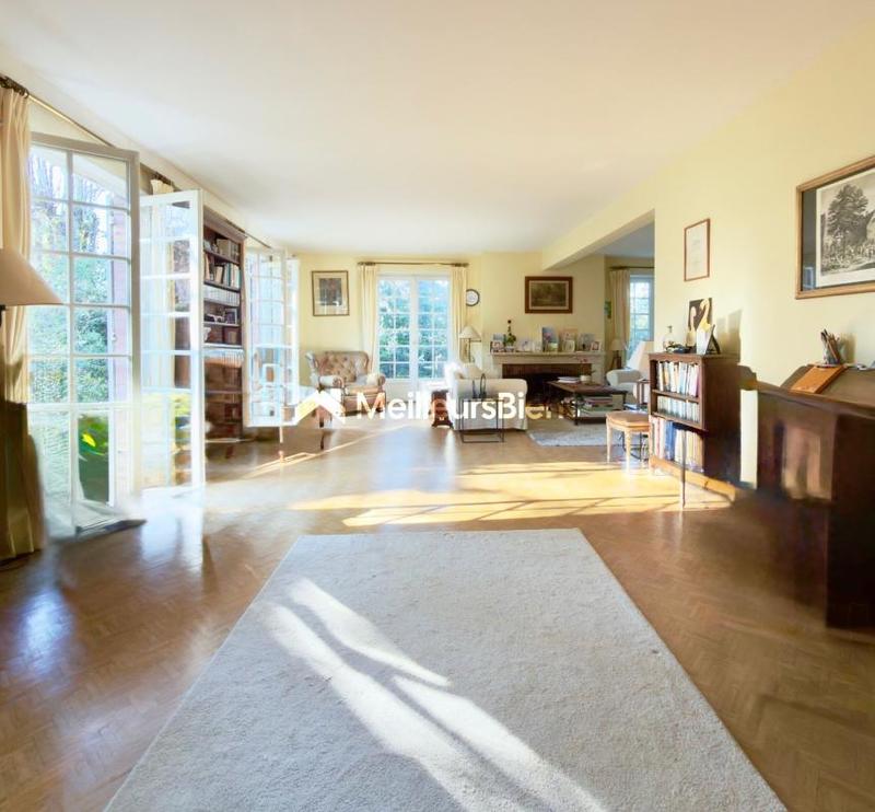 Maison - 166 m² - 7 pièces