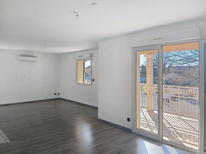 Appartement - 77 m² - 3 pièces