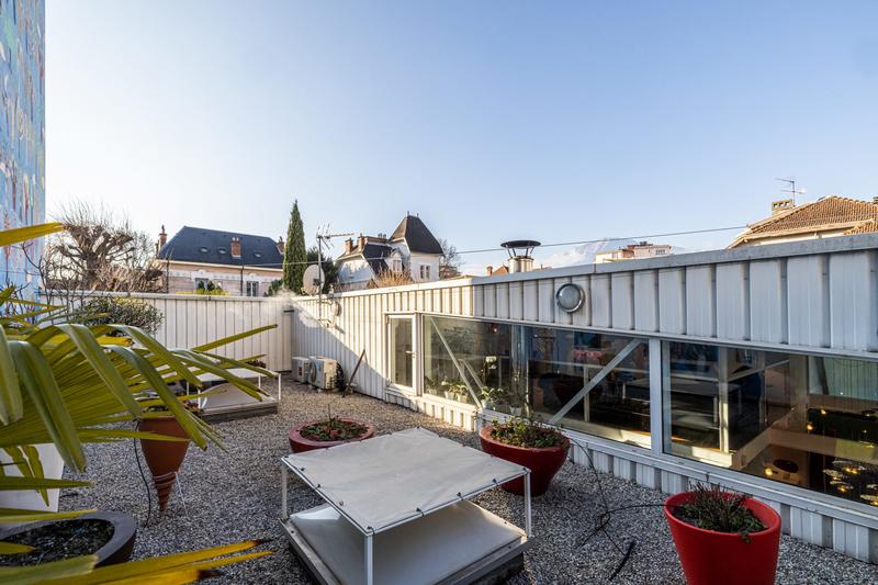 Maison - 397 m² - 8 pièces