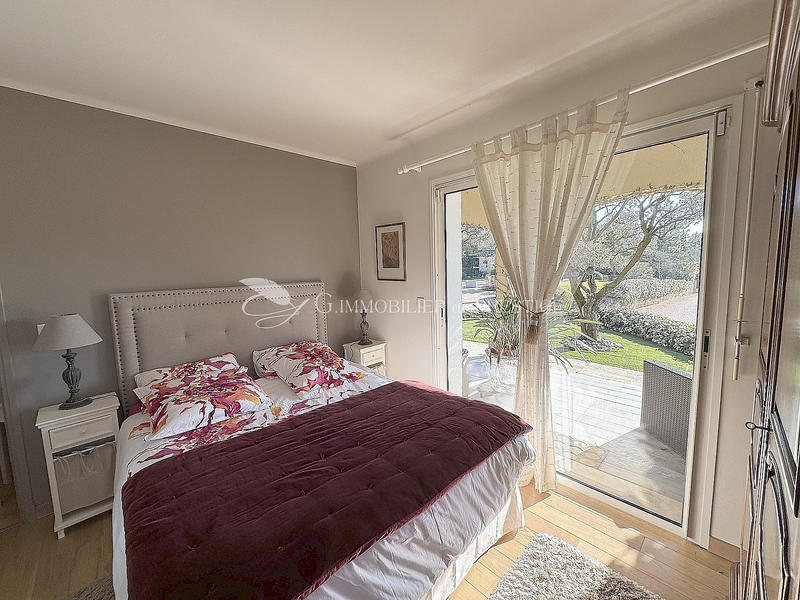 Villa - 250 m² - 6 pièces