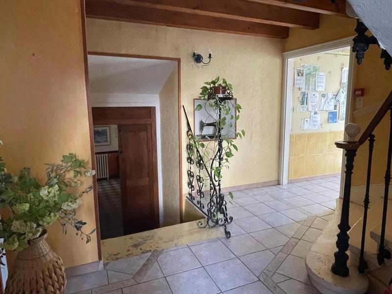 Maison - 280 m² - 12 pièces