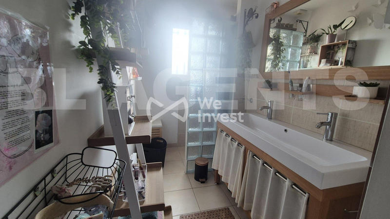 Maison - 99 m² - 6 pièces