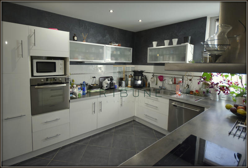 Maison - 200 m² - 6 pièces