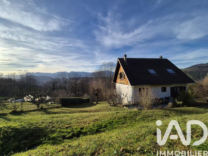 Maison - 180 m² - 5 pièces