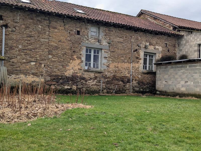 Maison de village - 90 m² - 4 pièces