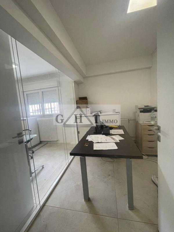 Entrepôt - 1 445 m²