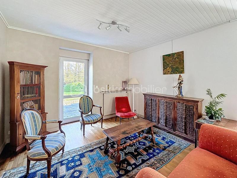 Demeure - 223 m² - 8 pièces