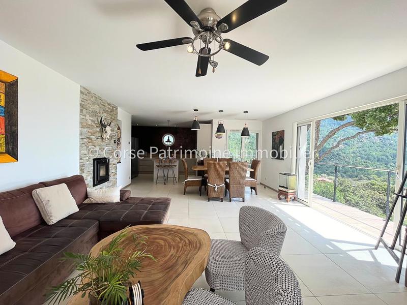 Maison - 127 m² - 6 pièces