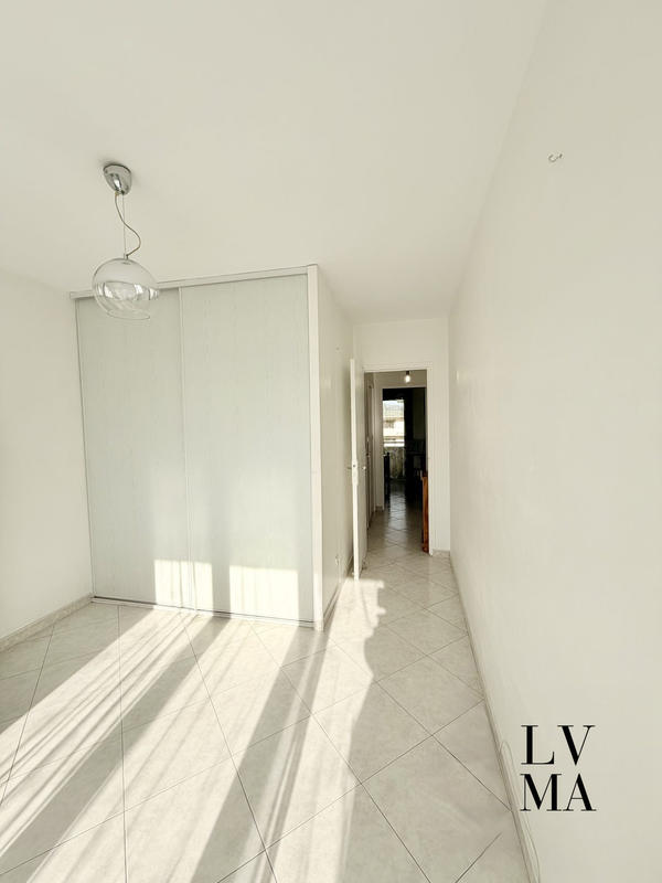 Appartement - 82 m² - 3 pièces