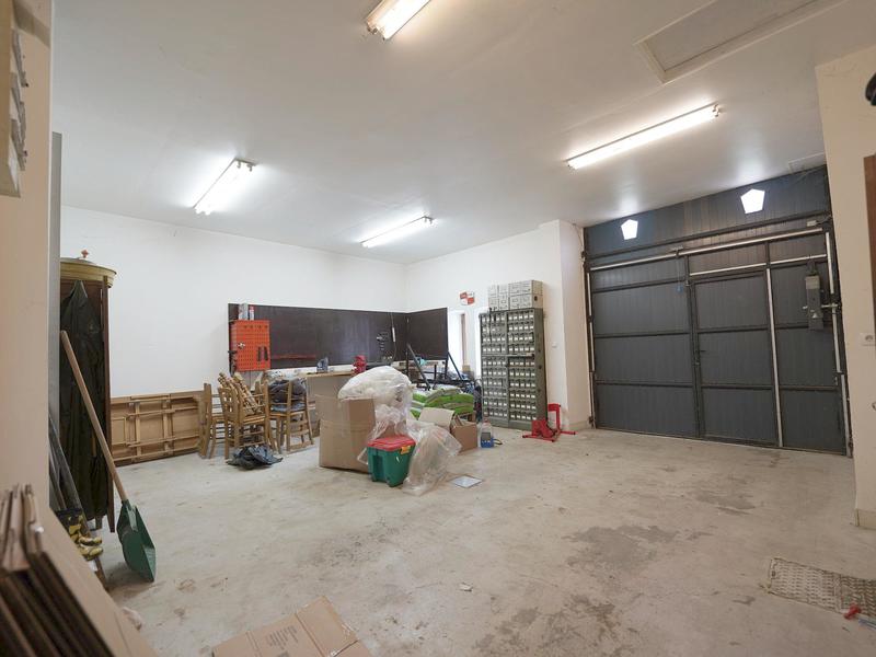 Maison - 250 m² - 8 pièces