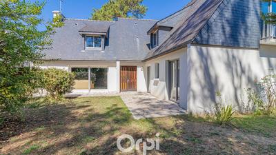 Maison - 221 m² - 11 pièces