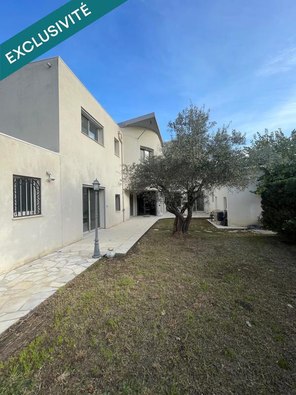 Maison - 180 m² - 9 pièces