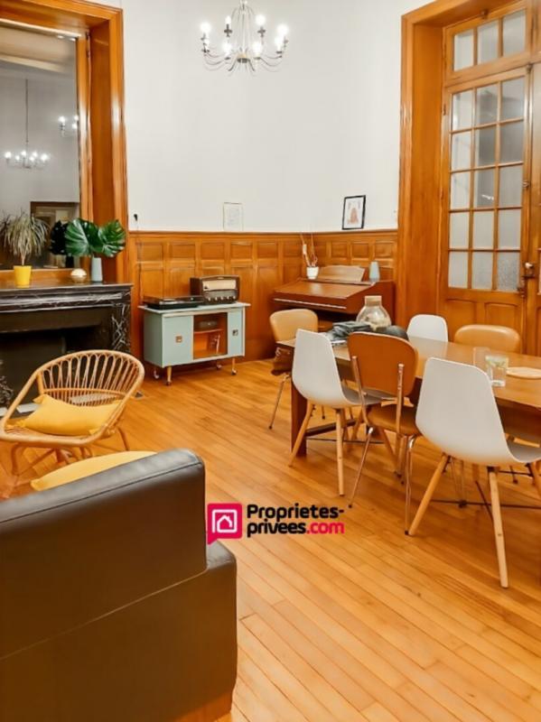 Maison - 216 m² - 9 pièces