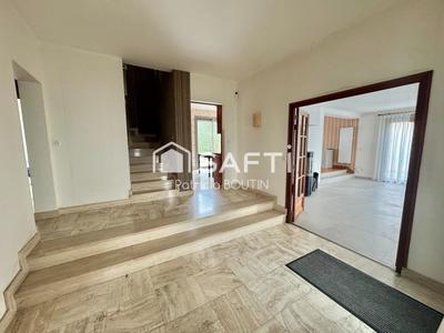 Maison - 139 m² - 6 pièces