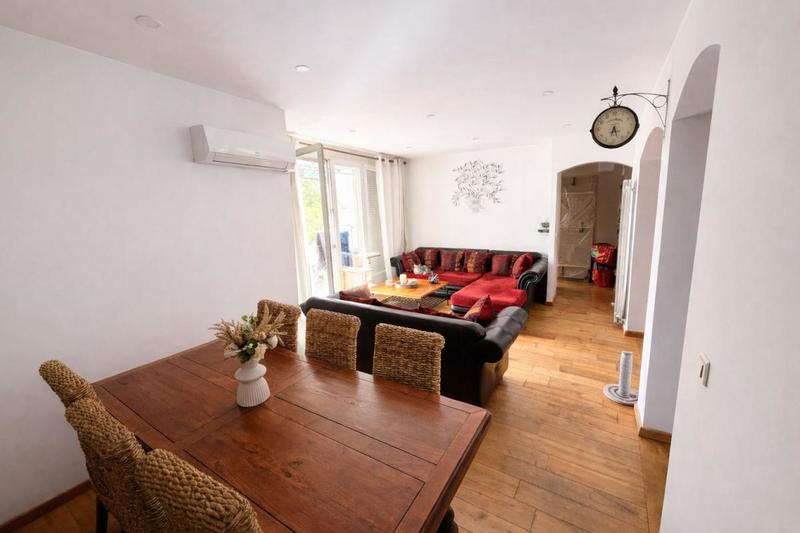 Appartement - 90 m² - 4 pièces