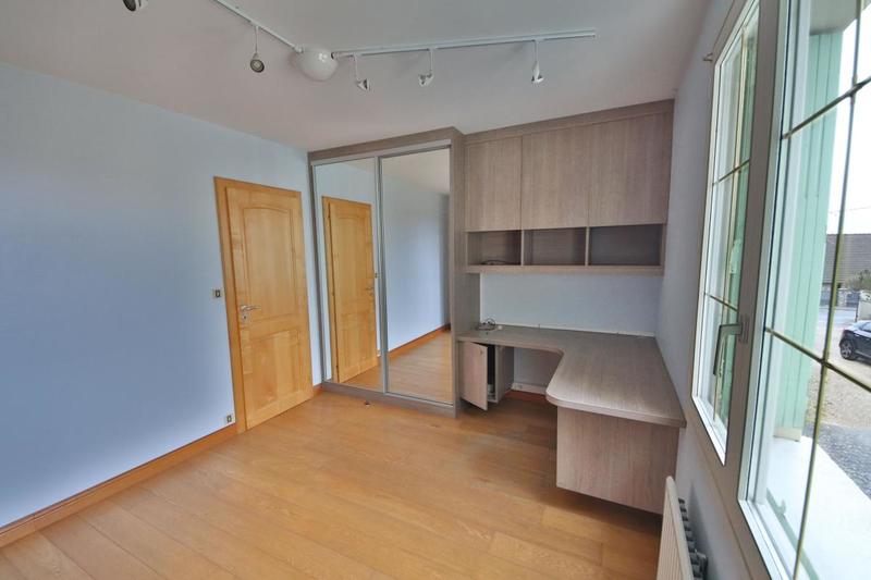 Maison - 211 m² - 10 pièces