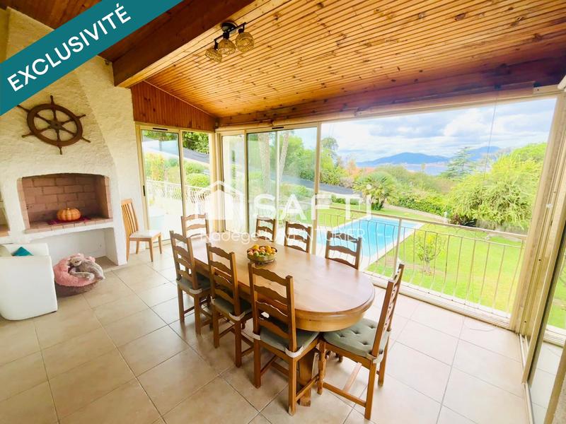 Villa - 357 m² - 8 pièces