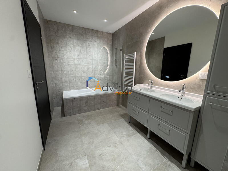 Maison - 143 m² - 5 pièces