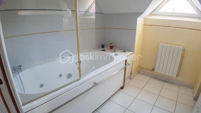 Maison traditionnelle - 149 m² - 6 pièces