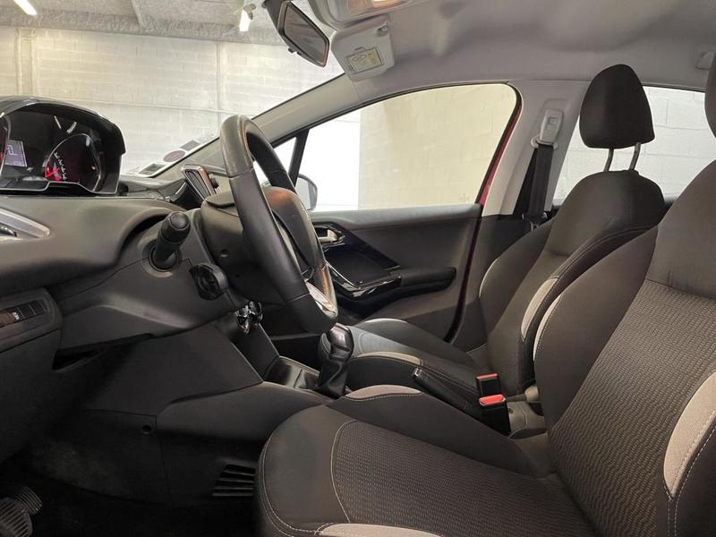 Peugeot 208 1.2 Puretech 82 Ch Style Premiere Main - Garantie 6 Mois
