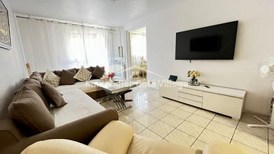 Appartement - 80 m² - 4 pièces