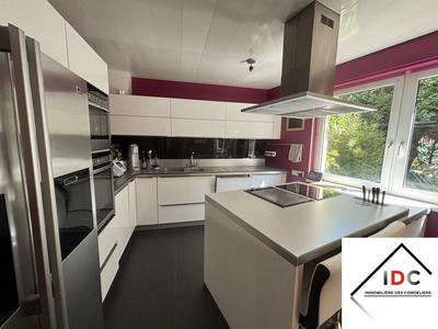 Maison - 142 m² - 6 pièces