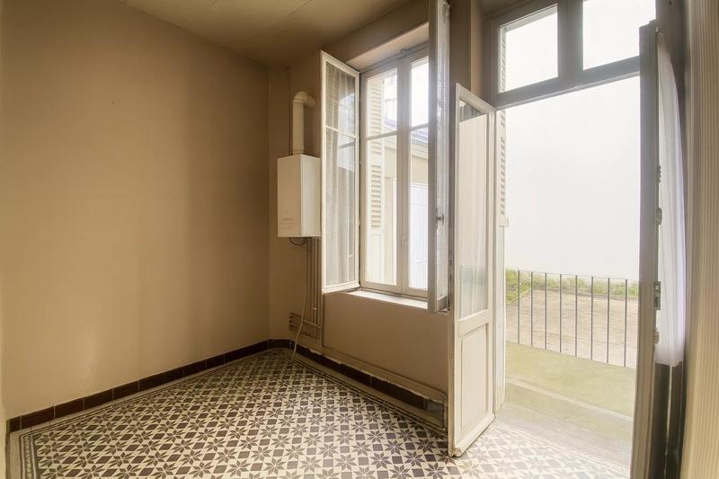 Maison - 220 m² - 11 pièces