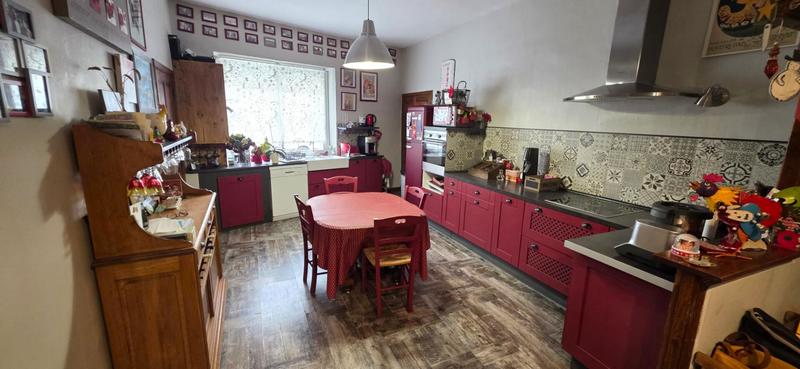 Maison - 200 m² - 7 pièces