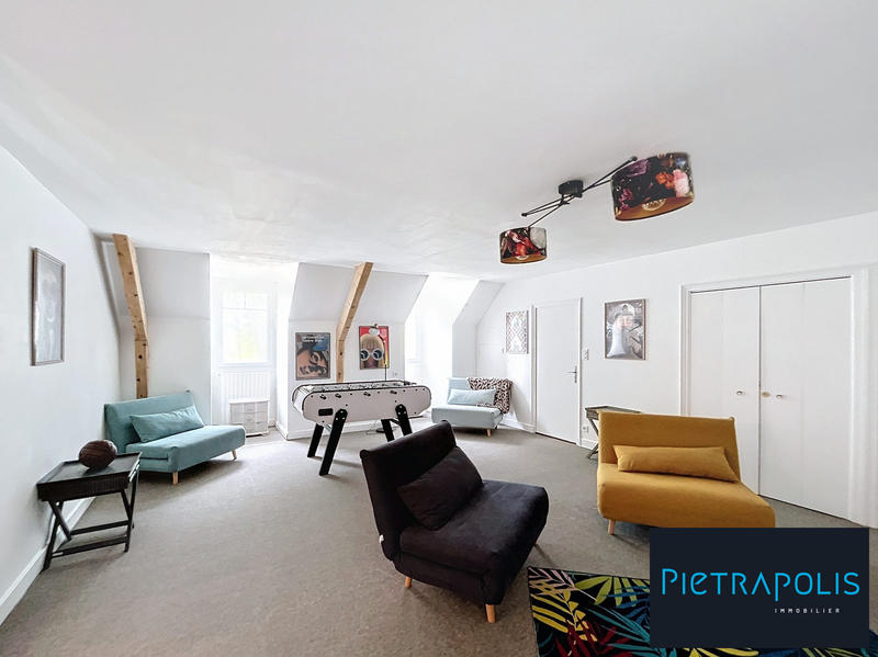 Maison - 380 m² - 12 pièces