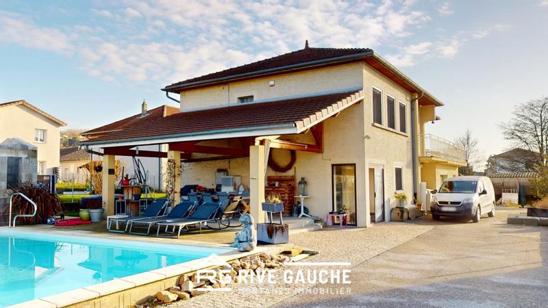 Maison - 192 m² - 6 pièces